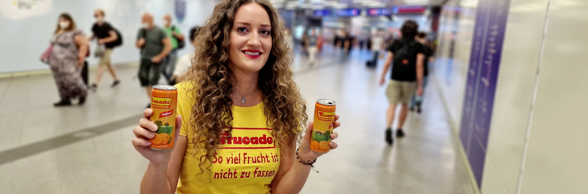 Frucade Sampling am Bahnhof | SALES CREW